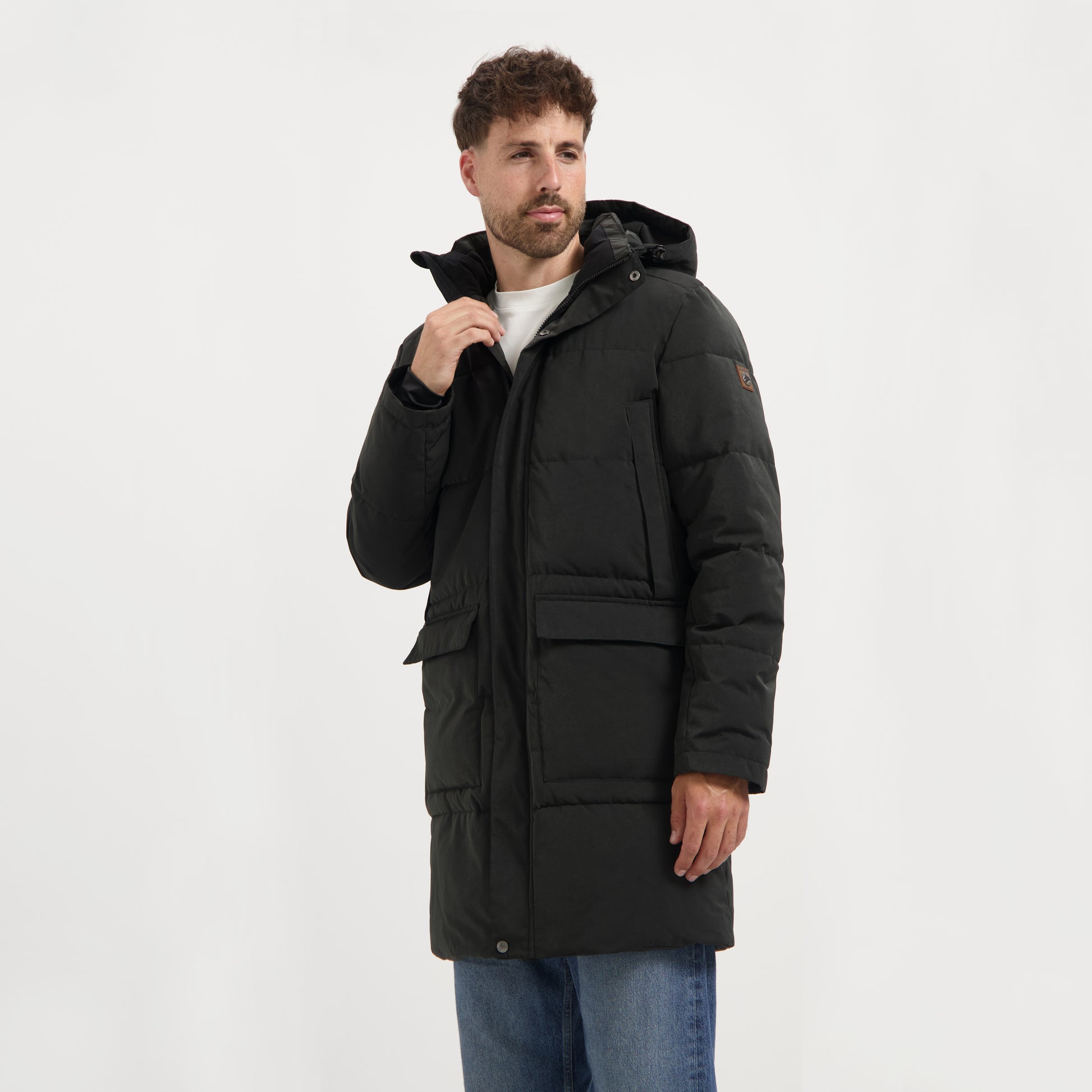 Ladan Black MV